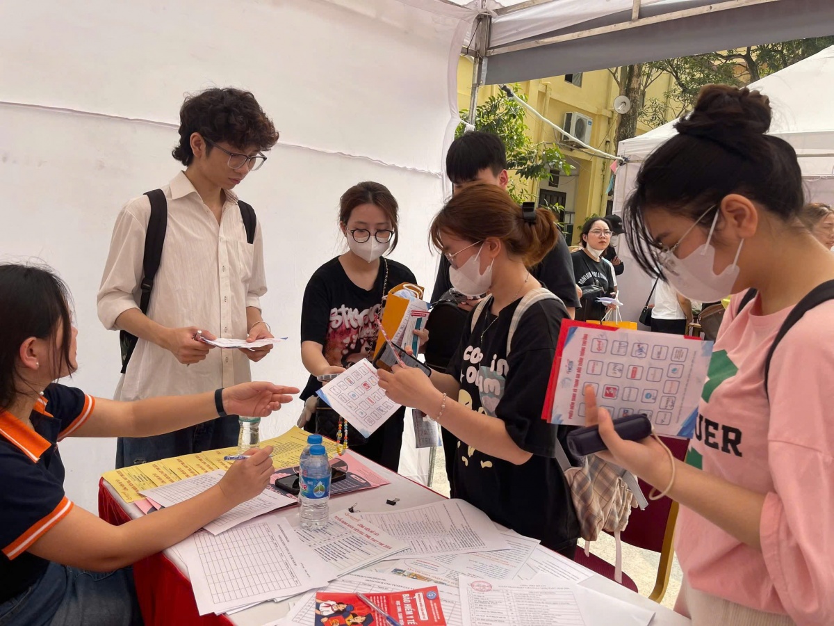 Hơn 170 vị trí việc làm tại Công viên Hồ Tây dịp hè 2025