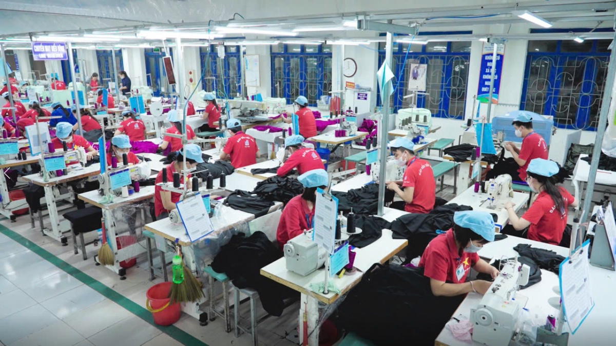 Tuyển dụng lao động phù hợp: Bí quyết giữ chân nhân sự trong khu công nghiệp