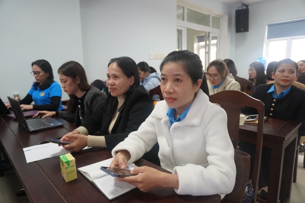 Cán bộ công đoàn Huế bắt nhịp làm việc thời công nghệ số