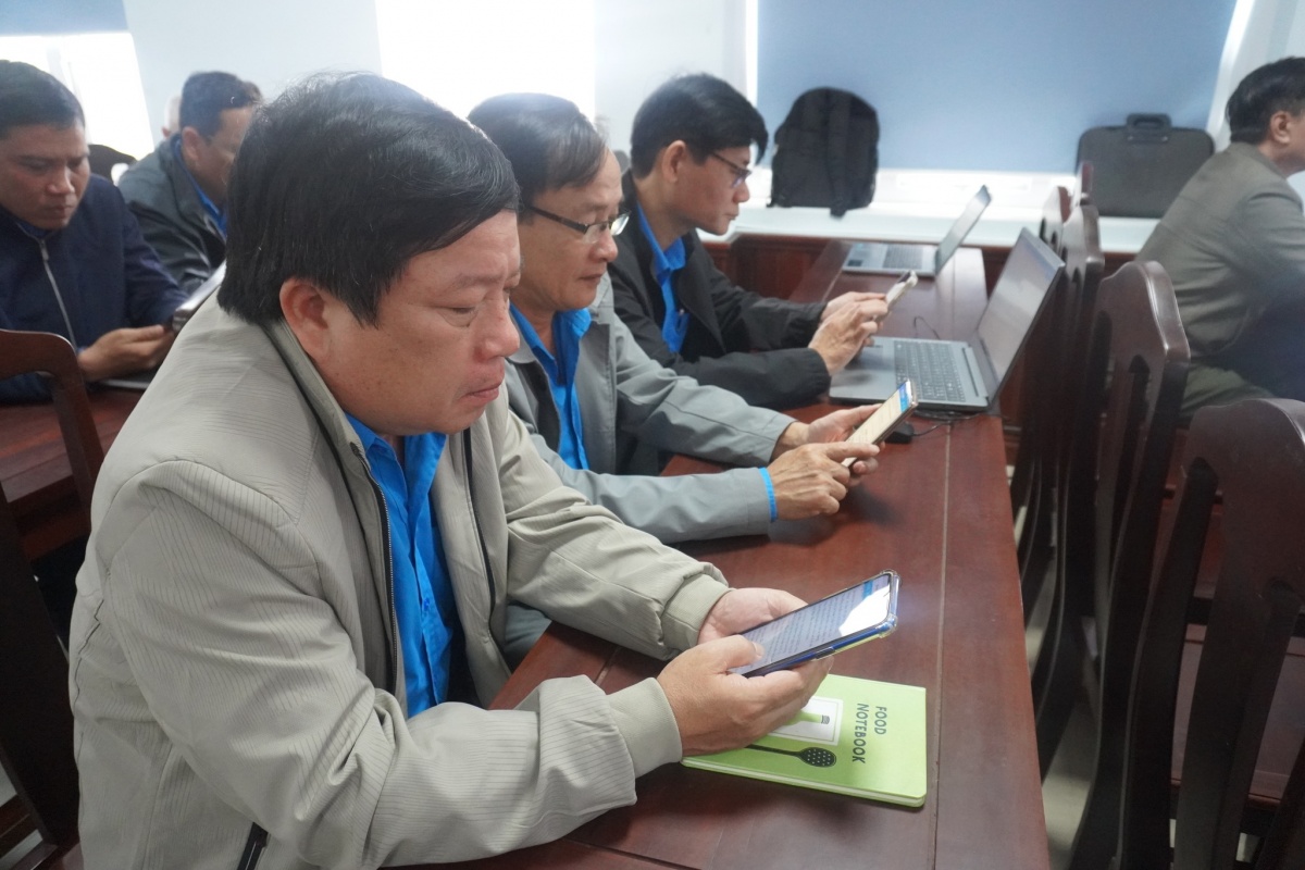 Cán bộ công đoàn Huế bắt nhịp làm việc thời công nghệ số