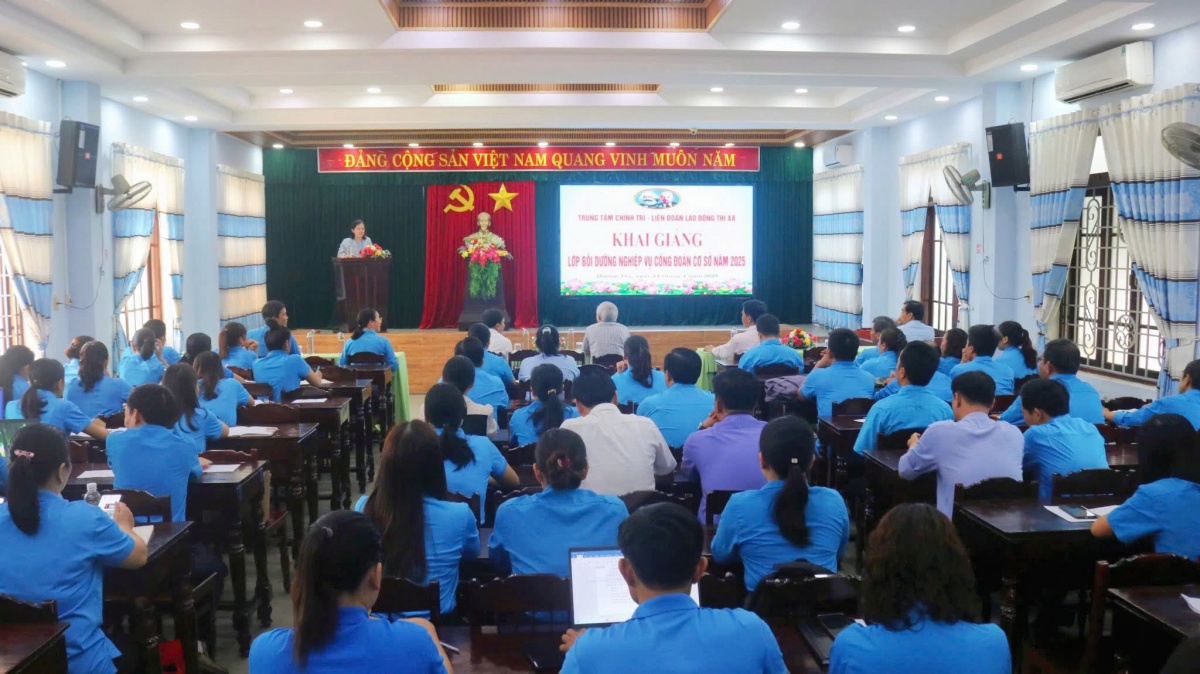 Cán bộ công đoàn Huế bắt nhịp làm việc thời công nghệ số