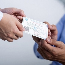 Từ 1/6, chỉ 3 trường hợp sau được cấp mới thẻ bảo hiểm y tế giấy, người lao động cần lưu ý