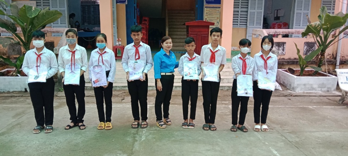 Người cán bộ công đoàn hết mình với công việc