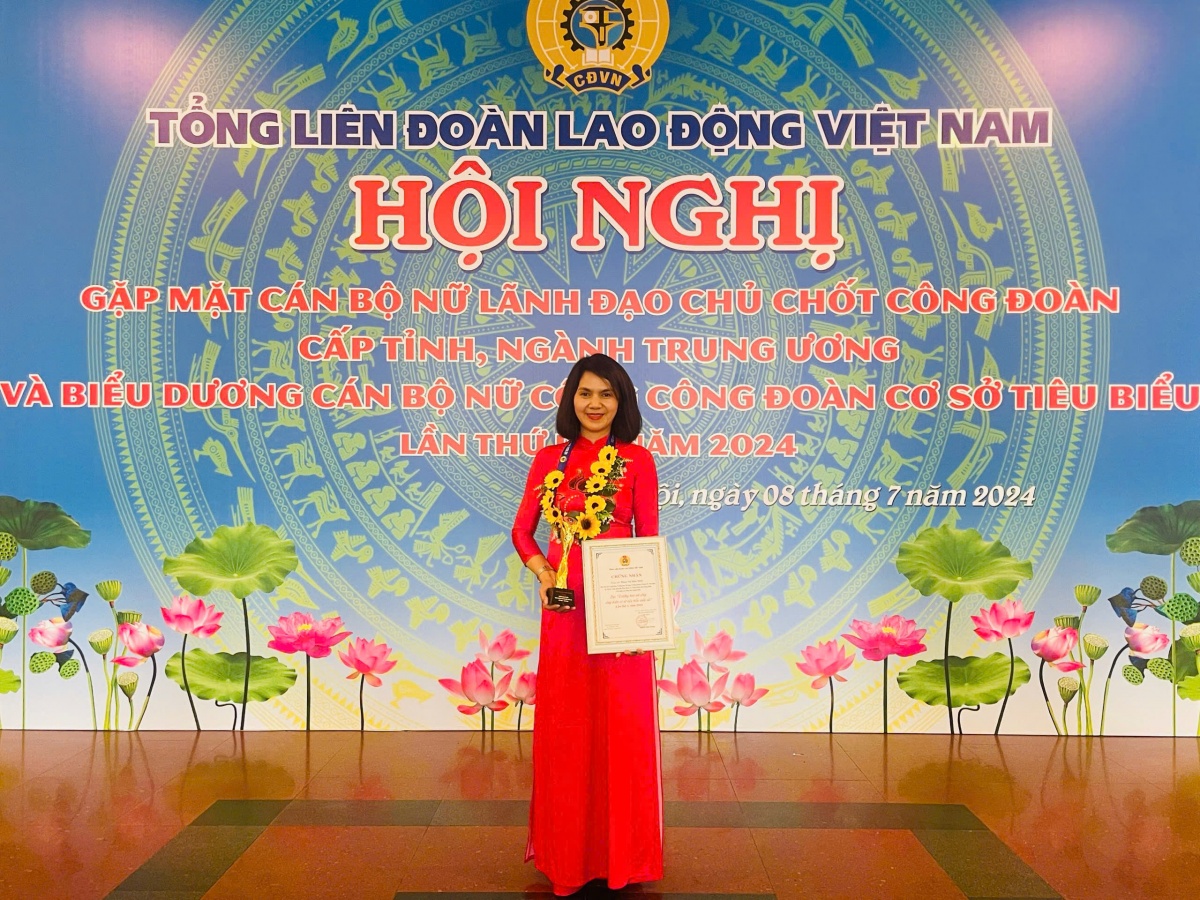 Những người thắp lửa niềm tin từ đôi tay lao động và trái tim nhân ái Những người thắp lửa niềm tin từ đôi tay lao động và trái tim nhân ái