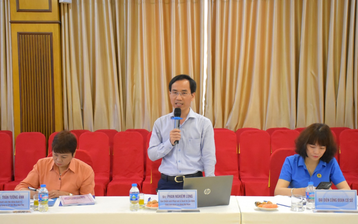 Người lao động dệt may tiếp cận thông tin - Bài 1: Khung lý luận pháp lý và chính sách