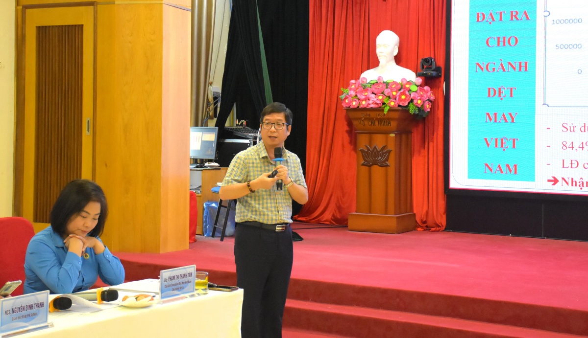 Người lao động dệt may tiếp cận thông tin - Bài 1: Khung lý luận pháp lý và chính sách