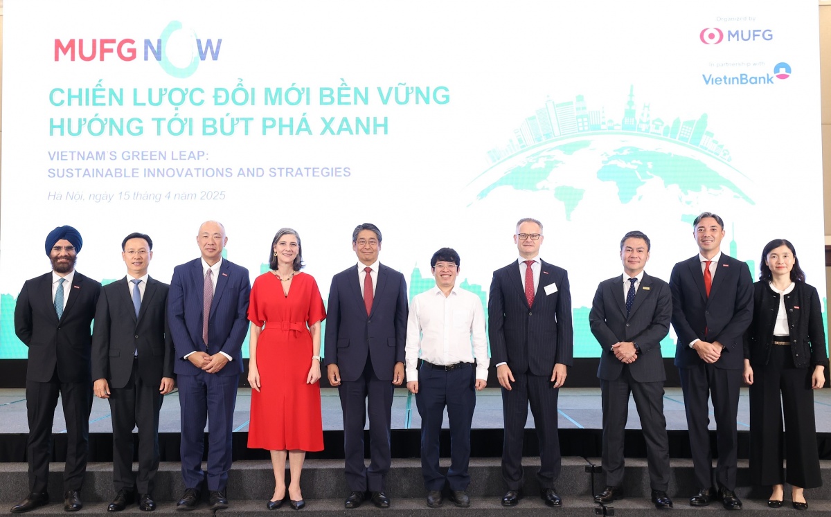 VietinBank sẽ tiếp tục mở rộng hợp tác với các đối tác trong và ngoài nước để trở thành cầu nối lan tỏa ESG trong cộng đồng doanh nghiệp. VietinBank sẽ tiếp tục mở rộng hợp tác với các đối tác trong và ngoài nước để trở thành cầu nối lan tỏa ESG trong cộng đồng doanh nghiệp.