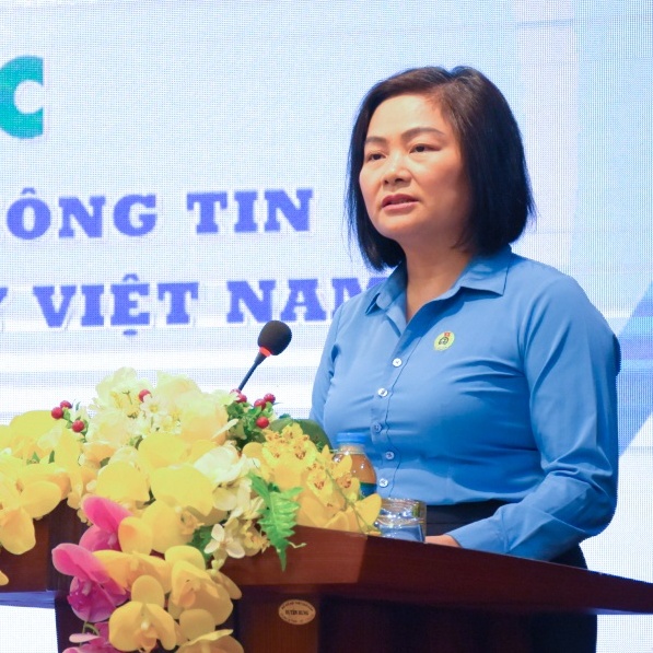 Người lao động dệt may tiếp cận thông tin - Bài 1: Khung lý luận pháp lý và chính sách