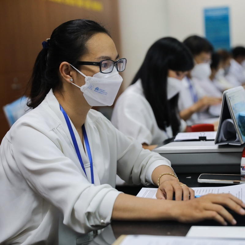 Đề xuất duy trì 6 ngạch công chức, loại bỏ chế độ biên chế suốt đời