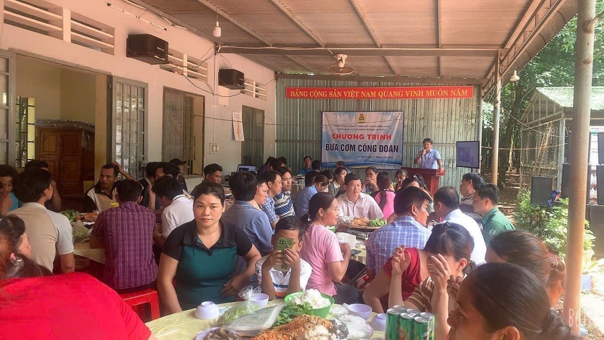 Nông trường Xa Trạch – Ngôi nhà lớn vun đắp hạnh phúc người lao động Nông trường Xa Trạch – Ngôi nhà lớn vun đắp hạnh phúc người lao động