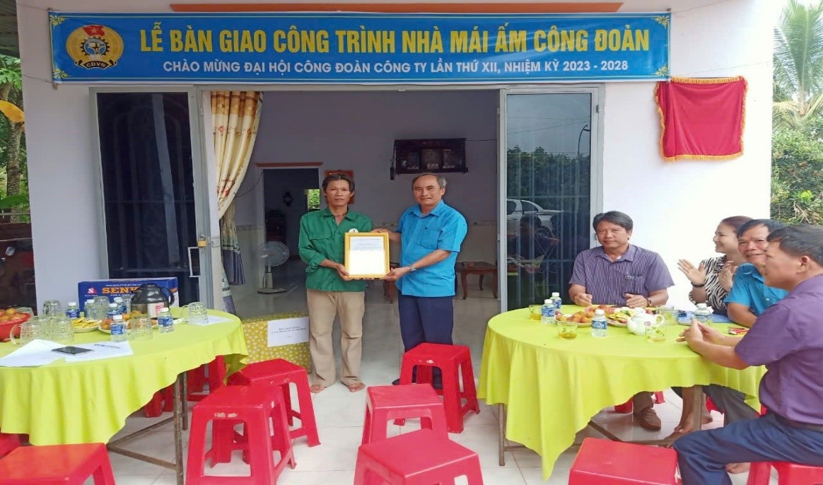 Nông trường Xa Trạch – Ngôi nhà lớn vun đắp hạnh phúc người lao động Nông trường Xa Trạch – Ngôi nhà lớn vun đắp hạnh phúc người lao động