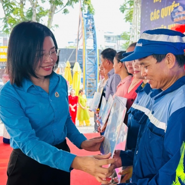 Chung tay vì người lao động: Đà Nẵng hướng tới phát triển bền vững