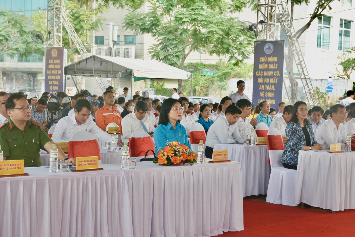 Đà Nẵng phát động Tháng Công nhân và Tháng hành động về An toàn, vệ sinh lao động 2025 Đà Nẵng phát động Tháng Công nhân và Tháng hành động về An toàn, vệ sinh lao động 2025