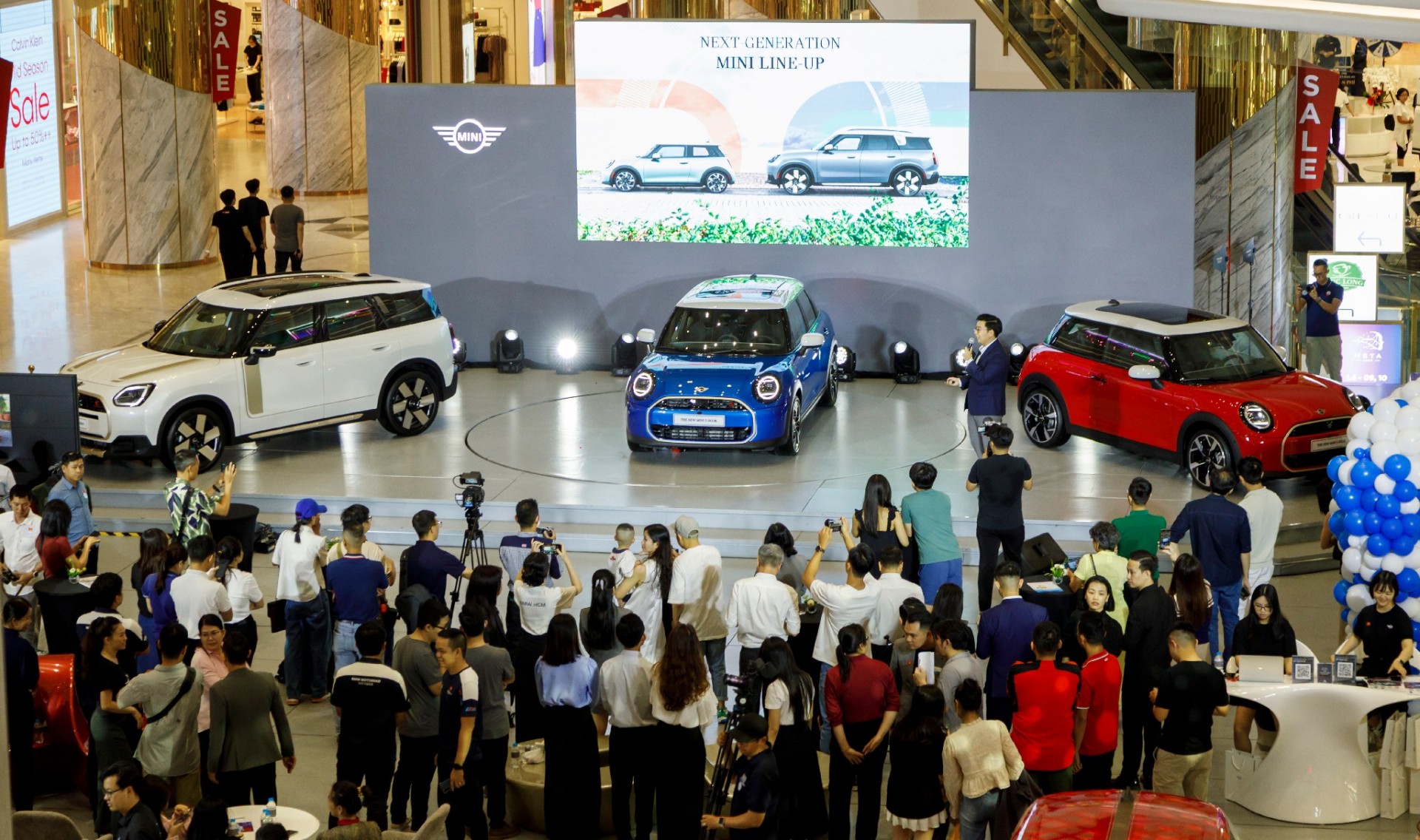 Mini Cooper S phiên bản 5 cửa: Hatchback hạng sang, không đối thủ tại Việt Nam Mini Cooper S phiên bản 5 cửa: Hatchback hạng sang, không đối thủ tại Việt Nam