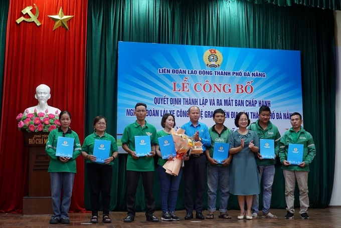 Lái xe công nghệ - những chuyến đi không dừng lại ngày 30/4 và 1/5 Lái xe công nghệ - những chuyến đi không dừng lại ngày 30/4 và 1/5