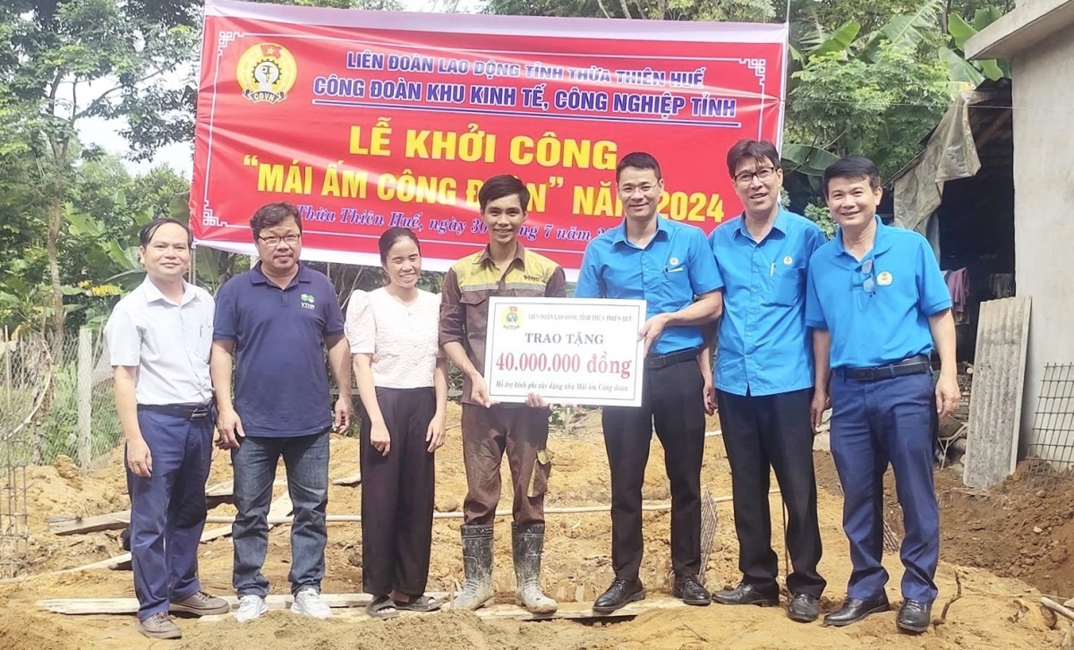 Hiện thực những hạnh phúc giản đơn của người lao động