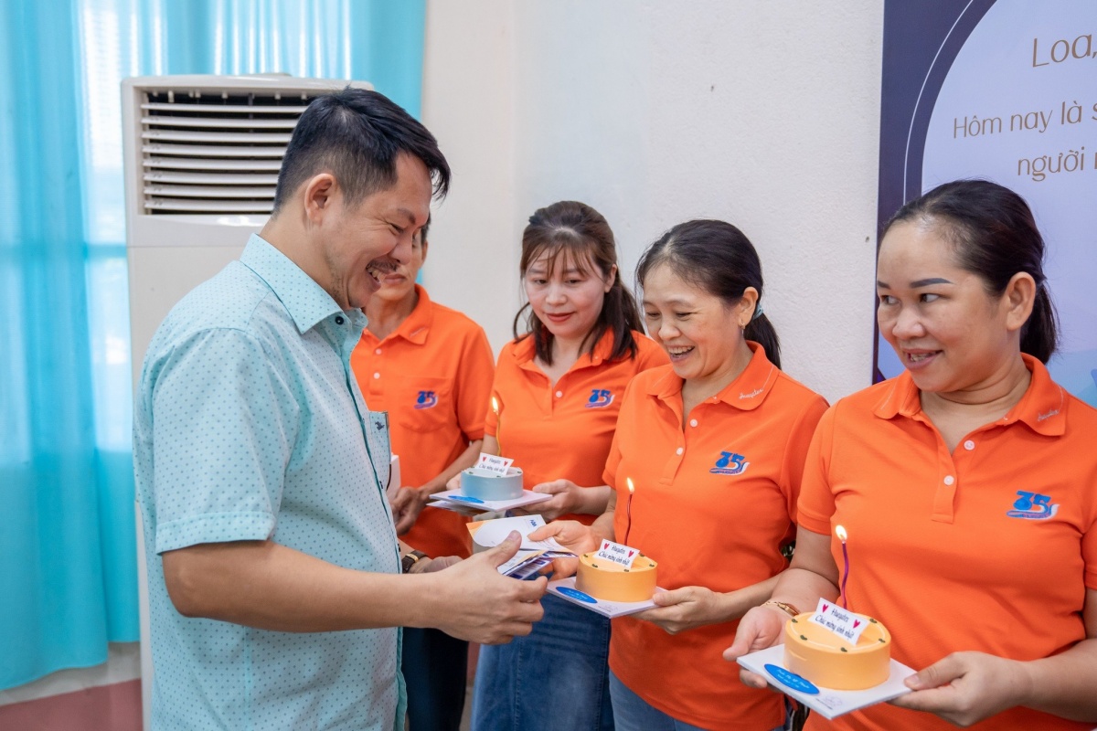 Hiện thực những hạnh phúc giản đơn của người lao động