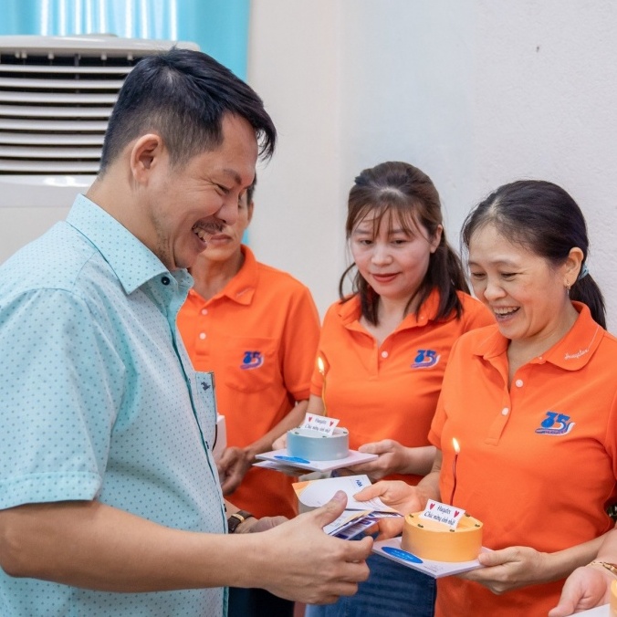 Hiện thực những hạnh phúc giản đơn của người lao động