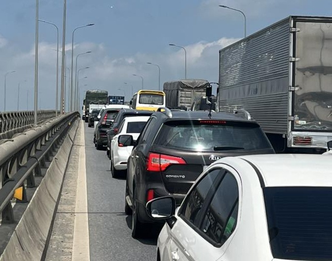 Giao thông cửa ngõ Thủ đô “nóng” dần cuối kỳ nghỉ lễ Giao thông cửa ngõ Thủ đô “nóng” dần cuối kỳ nghỉ lễ