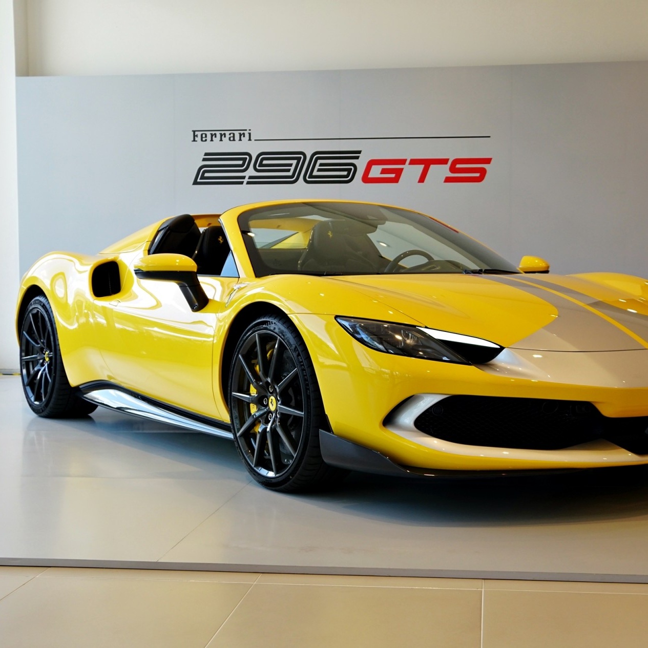 Ferrari 296 GTS Assetto Fiorano đầu tiên và độc nhất Việt Nam