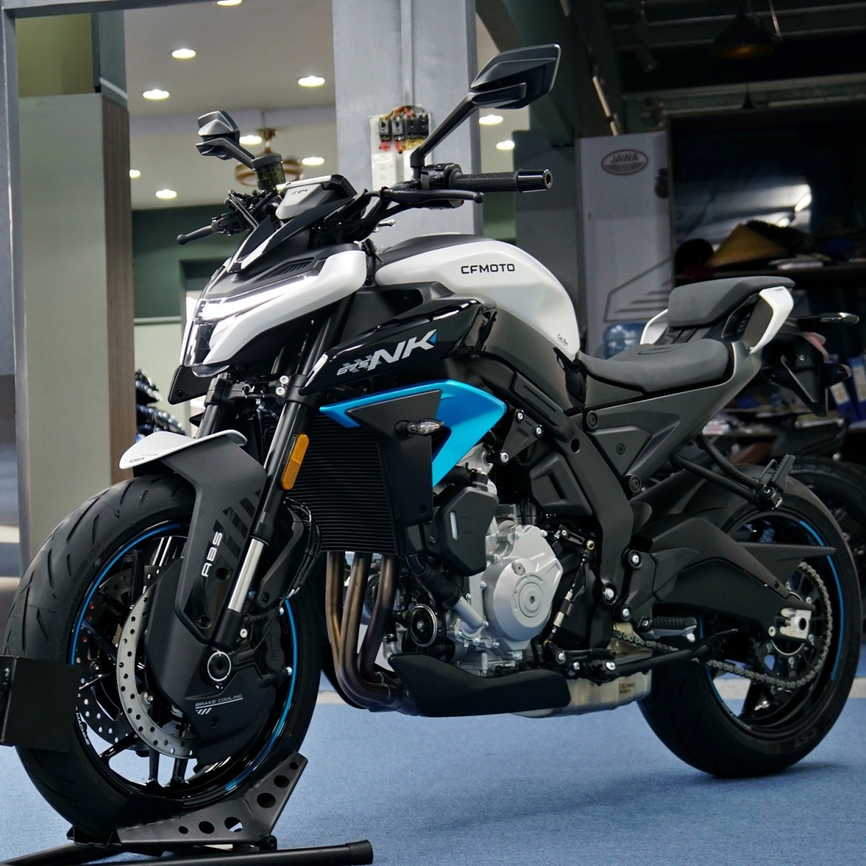 CFMoto 675NK, naked bike ba máy mới thách thức CB650R, giá chỉ hơn 170 triệu đồng