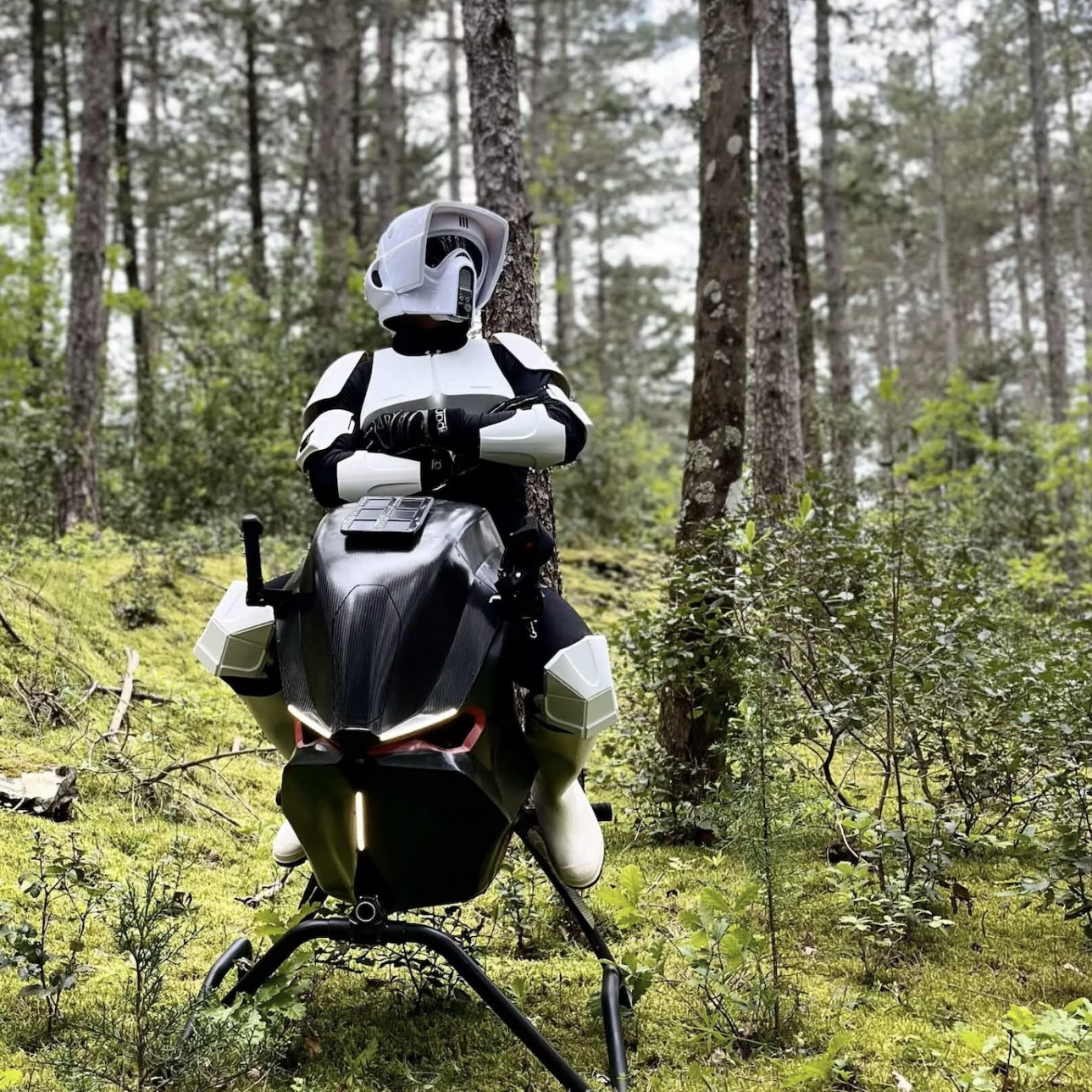 Xe bay phản lực Volonaut Airbike ra mắt, tốc độ 200 km/h, như trong phim Star Wars