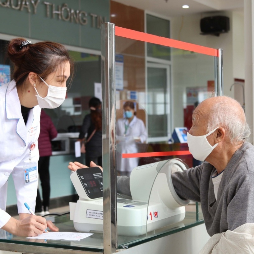 Hướng tới miễn viện phí toàn dân từ 2030 - 2035: Quyết tâm chính trị vì sức khỏe toàn dân