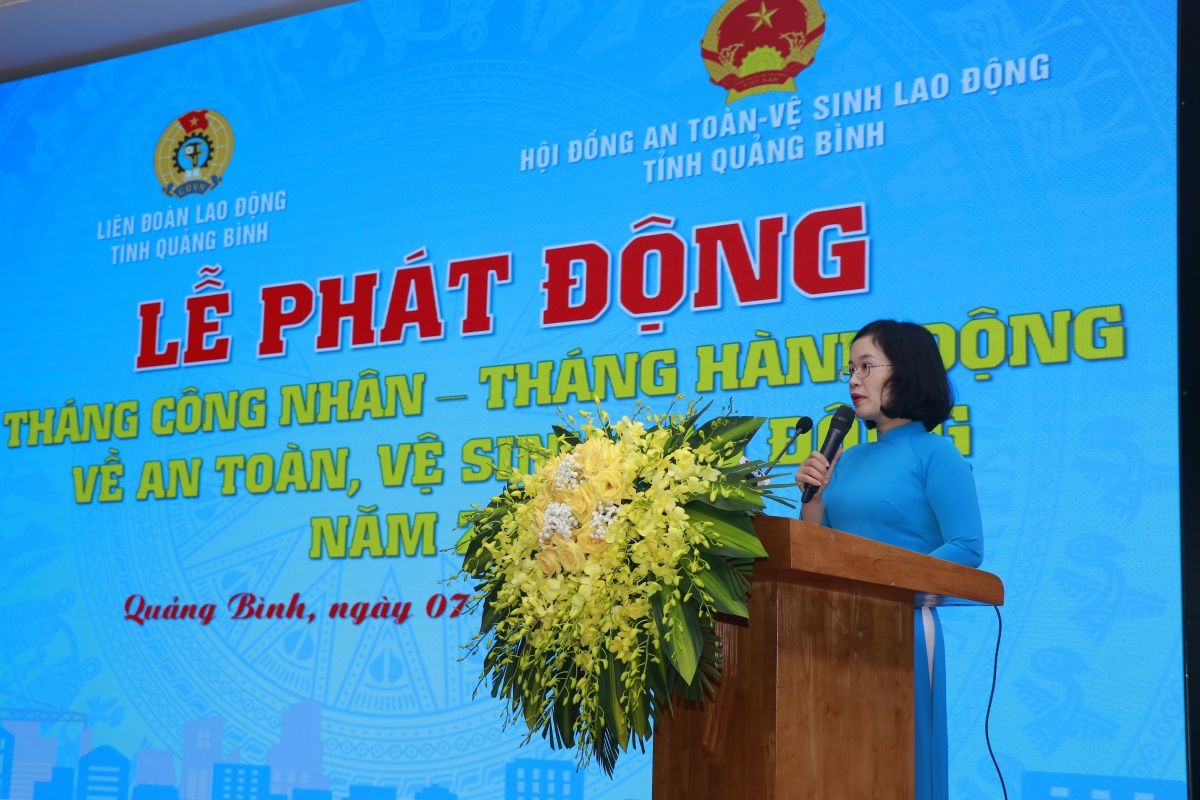 Tháng Công nhân ở Quảng Bình: Hướng về cơ sở, chăm lo người lao động Tháng Công nhân ở Quảng Bình: Hướng về cơ sở, chăm lo người lao động