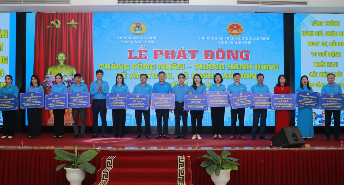 Tháng Công nhân ở Quảng Bình: Hướng về cơ sở, chăm lo người lao động Tháng Công nhân ở Quảng Bình: Hướng về cơ sở, chăm lo người lao động