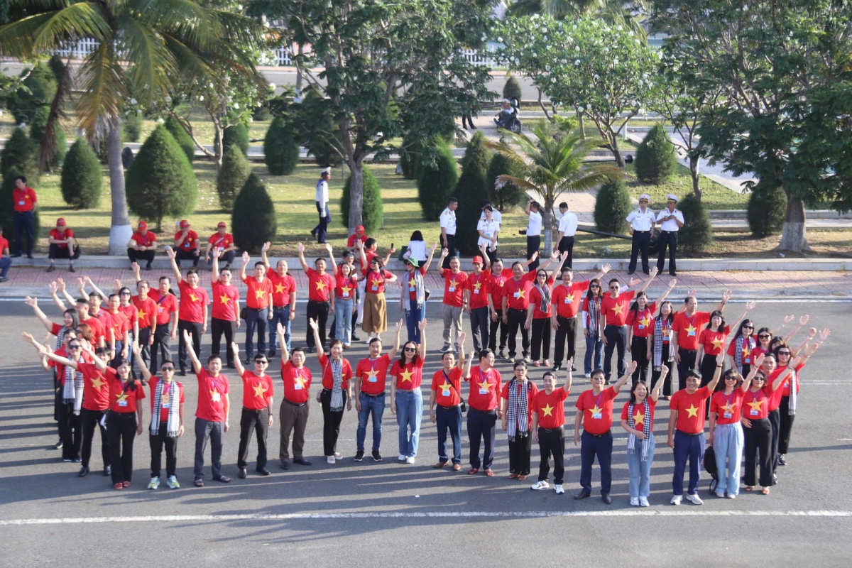 Hành trình vì biển đảo quê hương Hành trình vì biển đảo quê hương