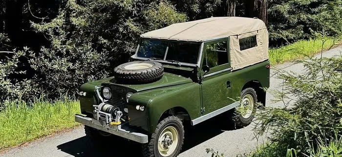 Land Rover hơn 50 tuổi tân trang lại bán giá 900 triệu đồng