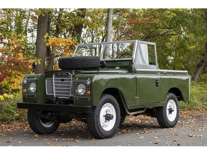 Land Rover hơn 50 tuổi tân trang lại bán giá 900 triệu đồng