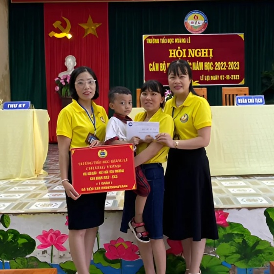 Đóa hướng dương giữa giông bão cuộc đời