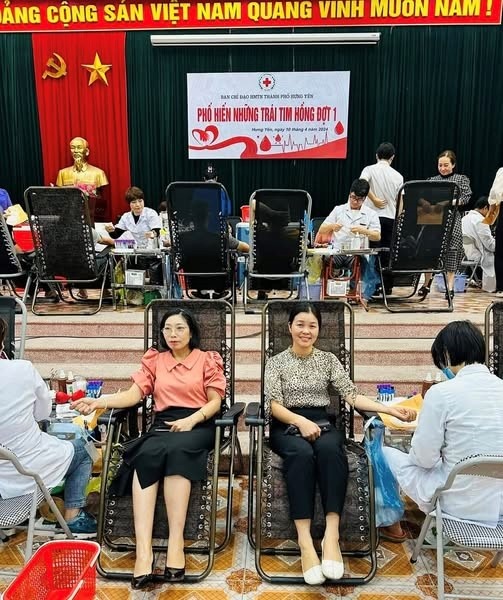 Người giữ ngọn lửa nhiệt huyết và trái tim nhân ái Người giữ ngọn lửa nhiệt huyết và trái tim nhân ái