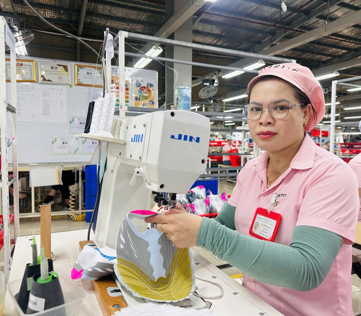 Công đoàn đồng hành cùng người lao động vượt qua bệnh tật Công đoàn đồng hành cùng người lao động vượt qua bệnh tật