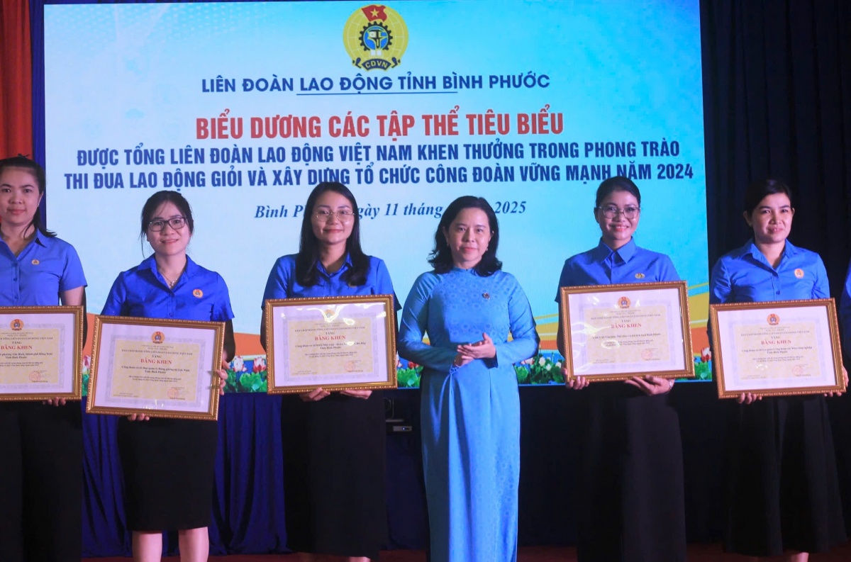 LĐLĐ Bình Phước: Hàng ngàn phần quà tặng NLĐ khó khăn trong Tháng công nhân 2025