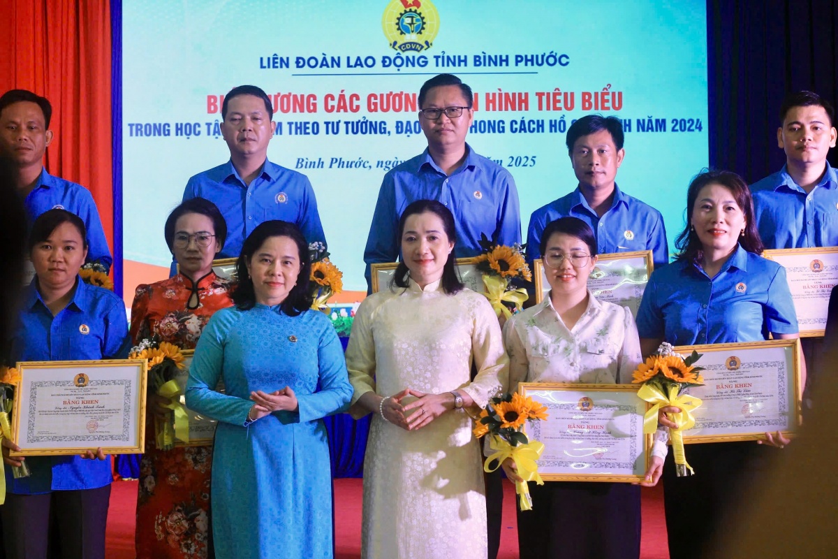 LĐLĐ Bình Phước: Hàng ngàn phần quà tặng NLĐ khó khăn trong Tháng công nhân 2025