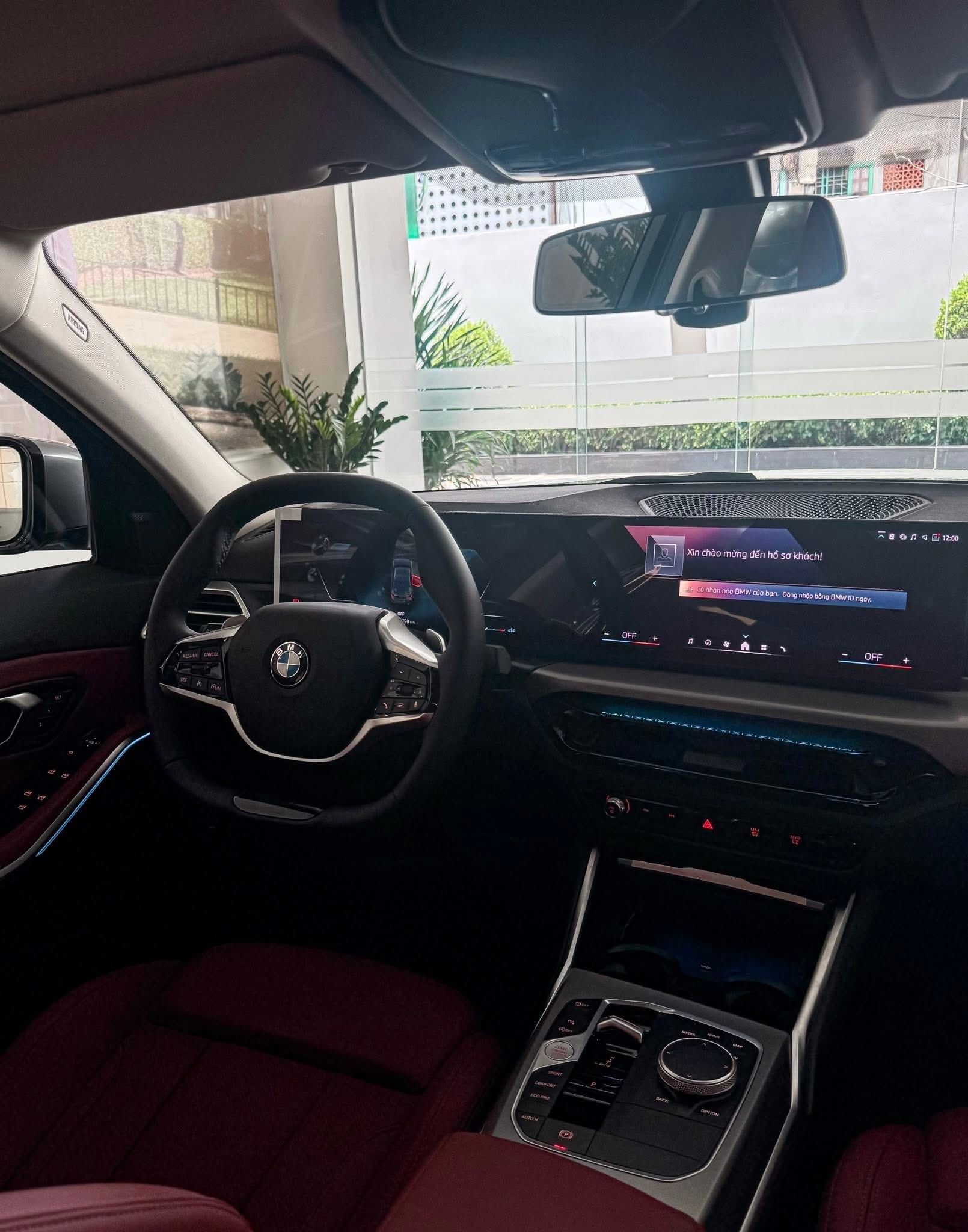 BMW 3 Series 2025 có mặt tại đại lý, giá tăng nhẹ BMW 3 Series 2025 có mặt tại đại lý, giá tăng nhẹ