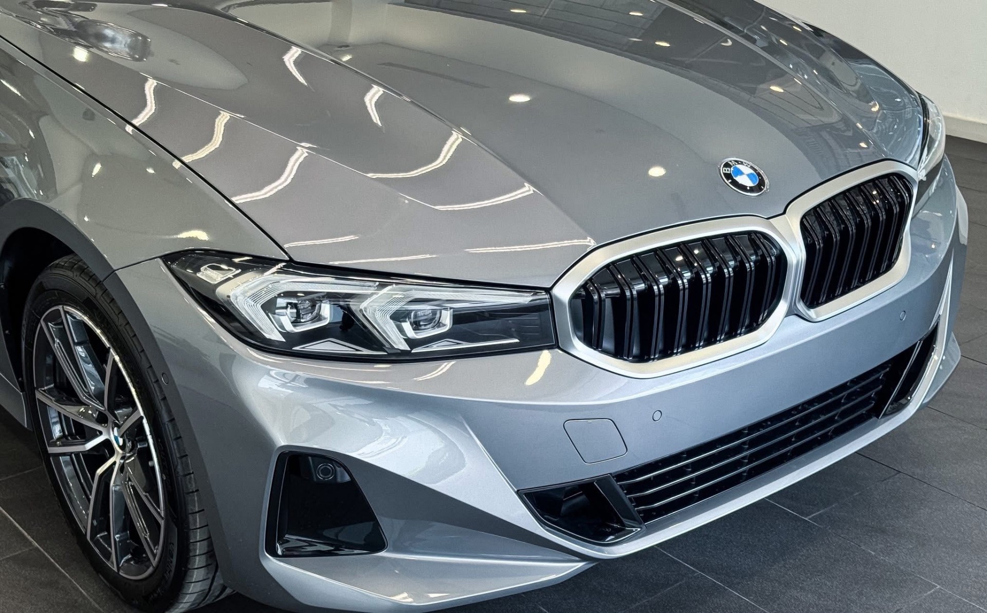 BMW 3-Series 2025 có mặt tại đại lý, giá tăng nhẹ BMW 3-Series 2025 có mặt tại đại lý, giá tăng nhẹ