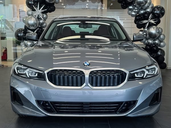 BMW 3 Series 2025 có mặt tại đại lý, giá tăng nhẹ BMW 3 Series 2025 có mặt tại đại lý, giá tăng nhẹ