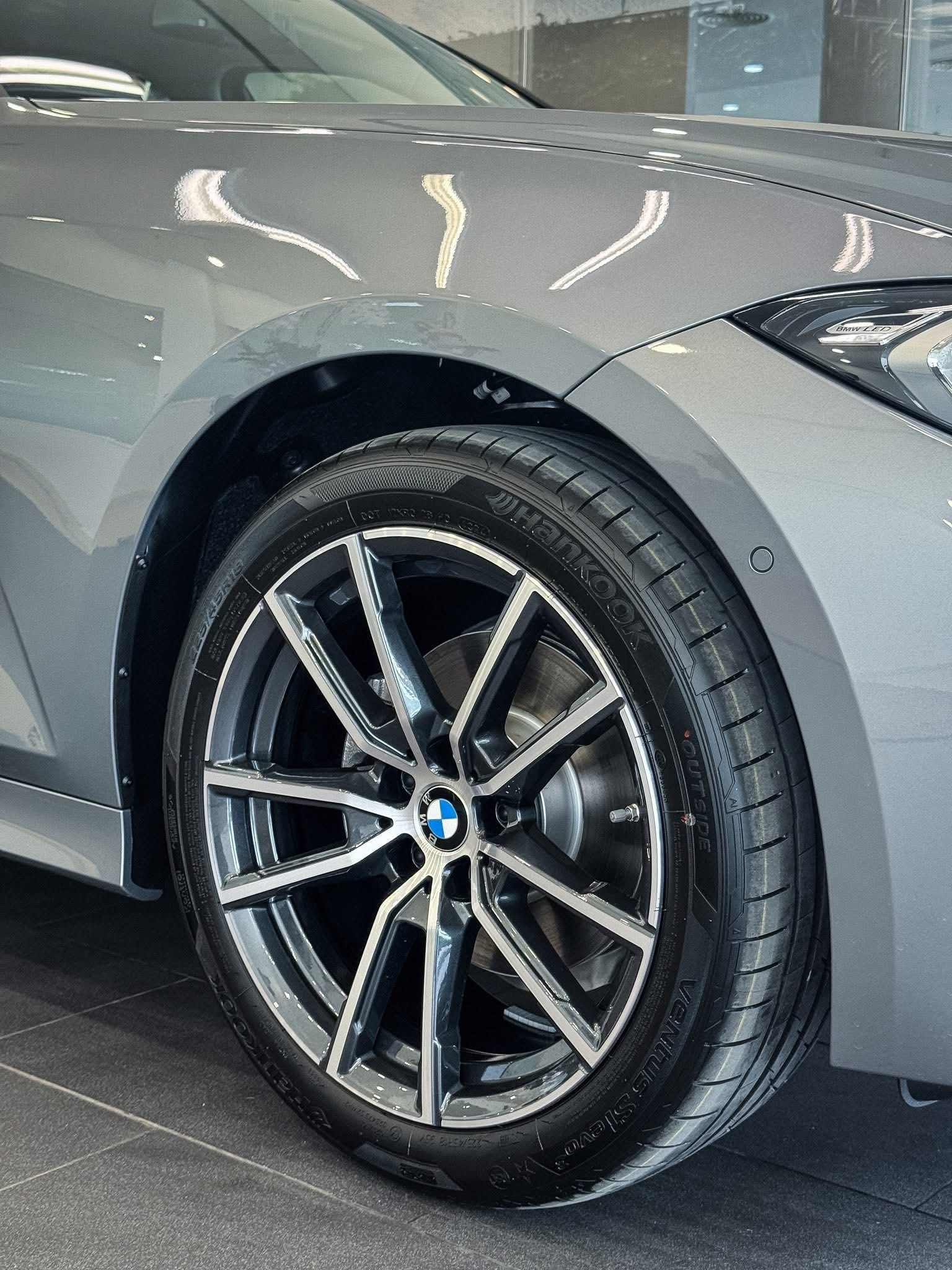 BMW 3-Series 2025 có mặt tại đại lý, giá tăng nhẹ BMW 3-Series 2025 có mặt tại đại lý, giá tăng nhẹ