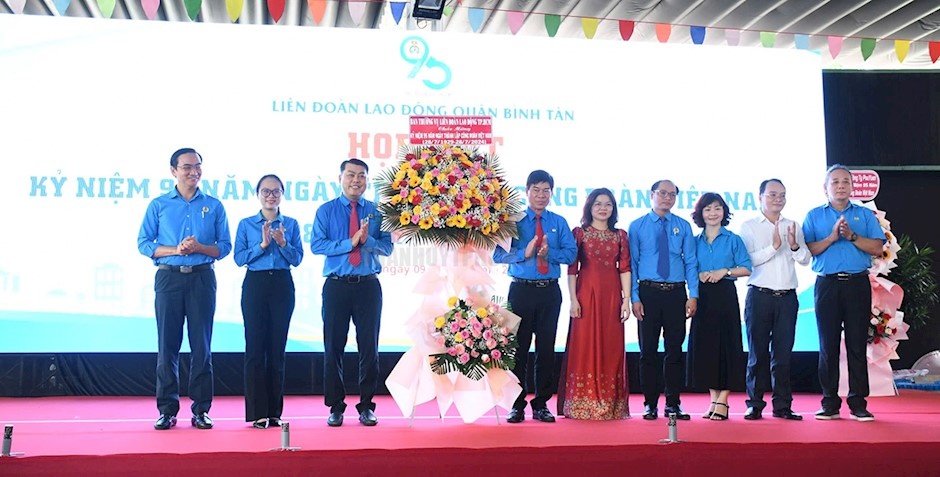 Gieo mầm tri thức từ một tổ chức vững mạnh Gieo mầm tri thức từ một tổ chức vững mạnh