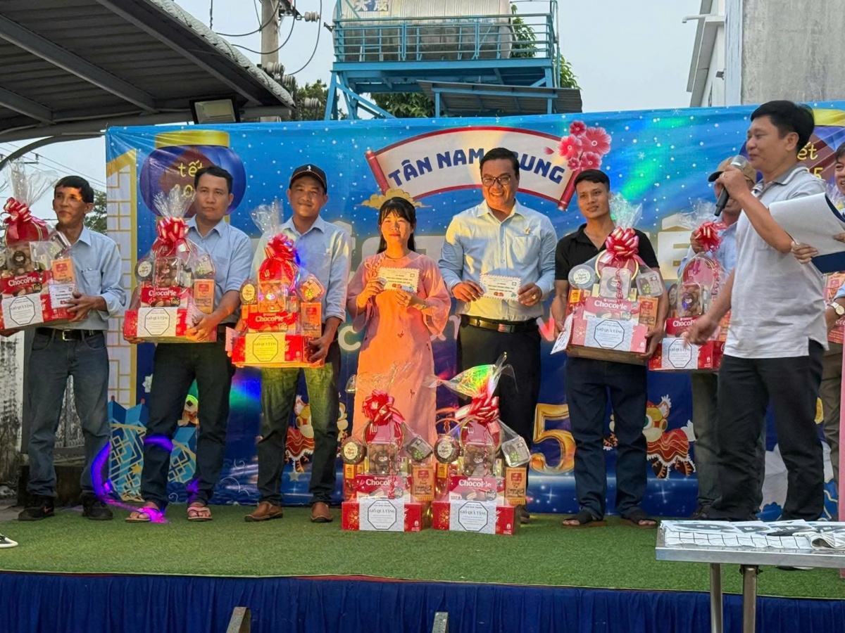 Từ bụi than đến ánh lửa công đoàn Từ bụi than đến ánh lửa công đoàn