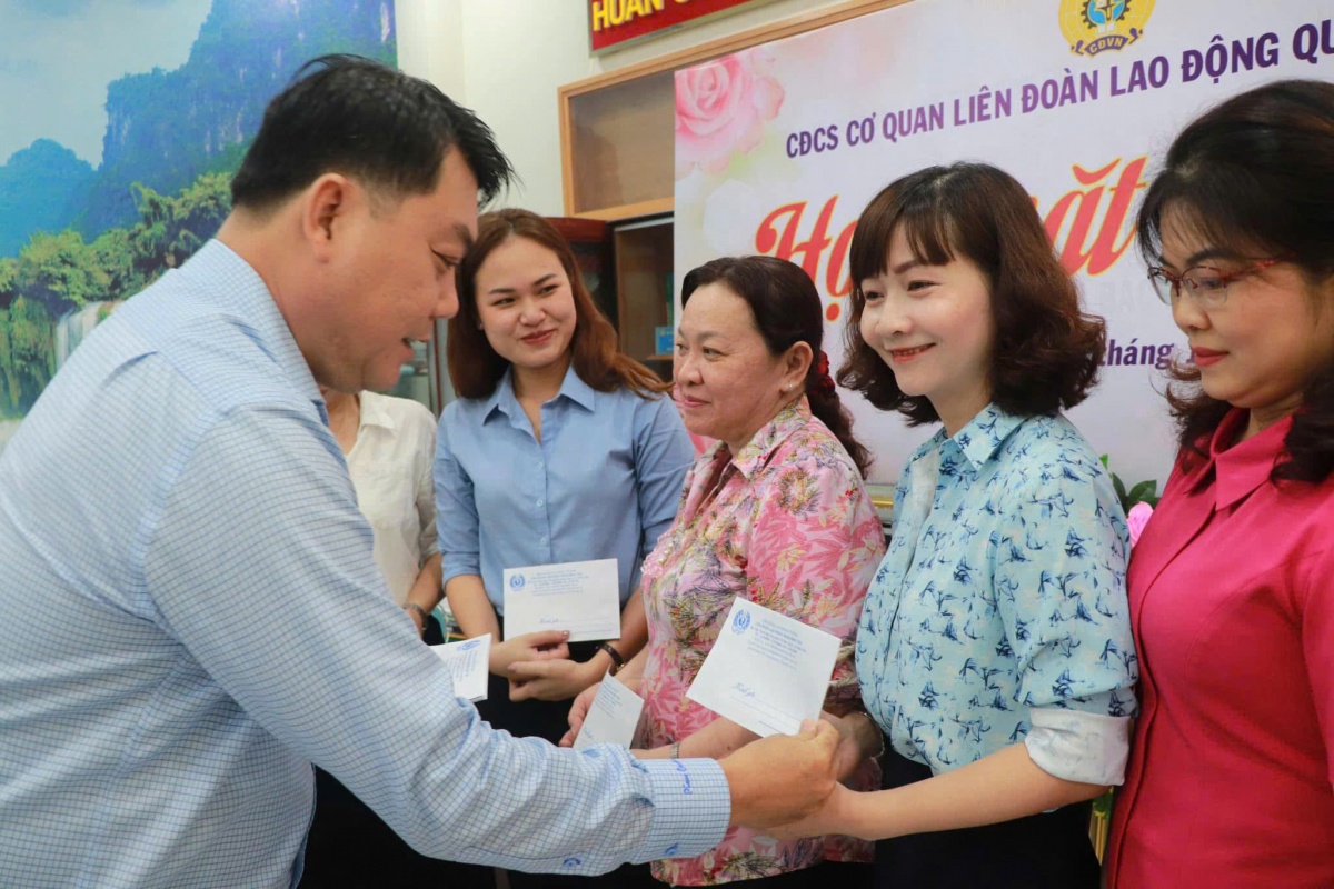 Gieo mầm tri thức từ một tổ chức vững mạnh Gieo mầm tri thức từ một tổ chức vững mạnh