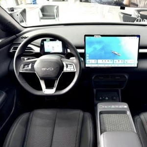 BYD e7 - Mẫu sedan điện giá rẻ nhất nhì phân khúc xuất hiện tại các đại lý ở Trung Quốc