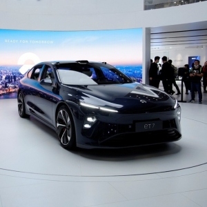 Các nhà sản xuất xe Trung Quốc treo thưởng tới 18 tỷ đồng để chống "truyền thông bẩn"