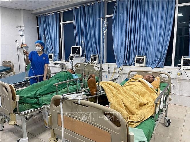 Hai nạn nhân bị thương nặng đã được phẫu thuật thành công tại Bệnh viện đa khoa tỉnh Lai Châu. Ảnh: TTXVN