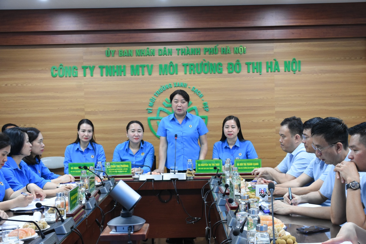 Lắng nghe, hành động vì nữ công nhân môi trường