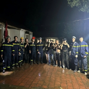 Mắc kẹt trên núi Hàm Lợn