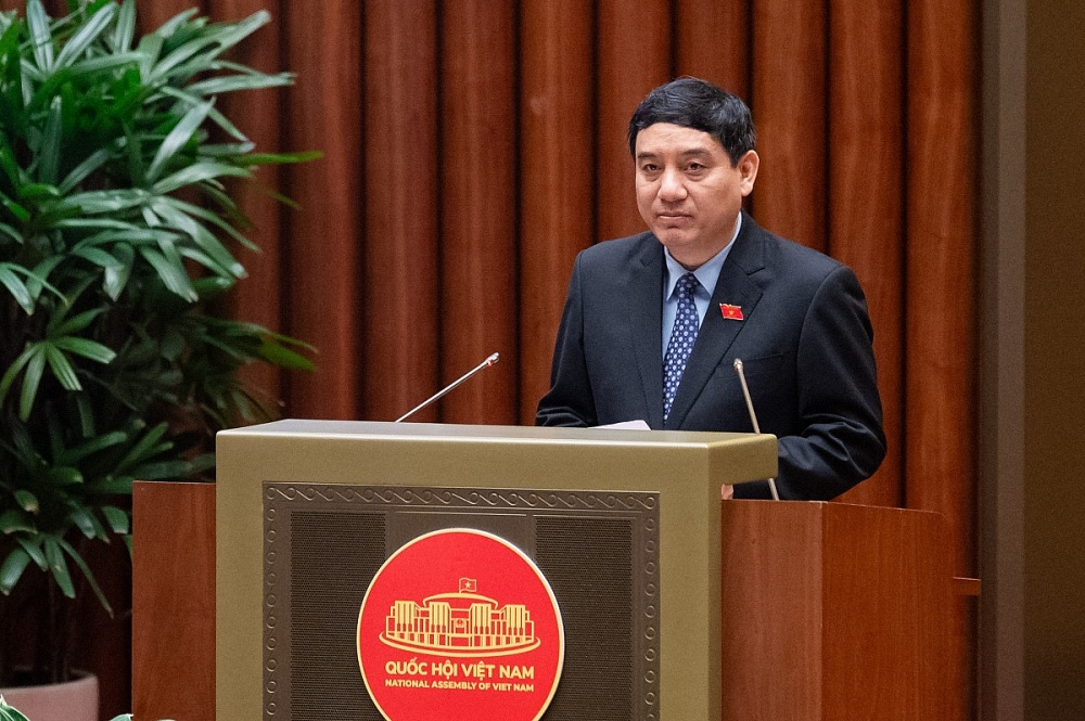 Chủ nhiệm Ủy ban Văn hóa và Xã hội Nguyễn Đắc Vinh trình bày báo cáo thẩm tra. Ảnh: Ảnh: Phạm Thắng